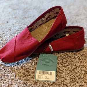 Toms women's red canvas shoes